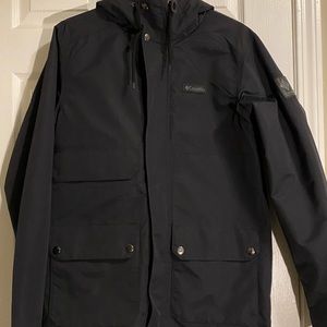 Columbia pouring Adventure 1L